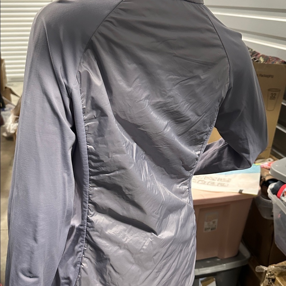 32* degrees performance shacket size medium - Picture 2 of 9